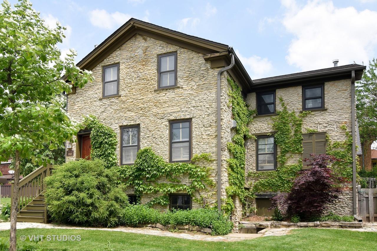 502 S 4th Ave., St. Charles, IL 60174