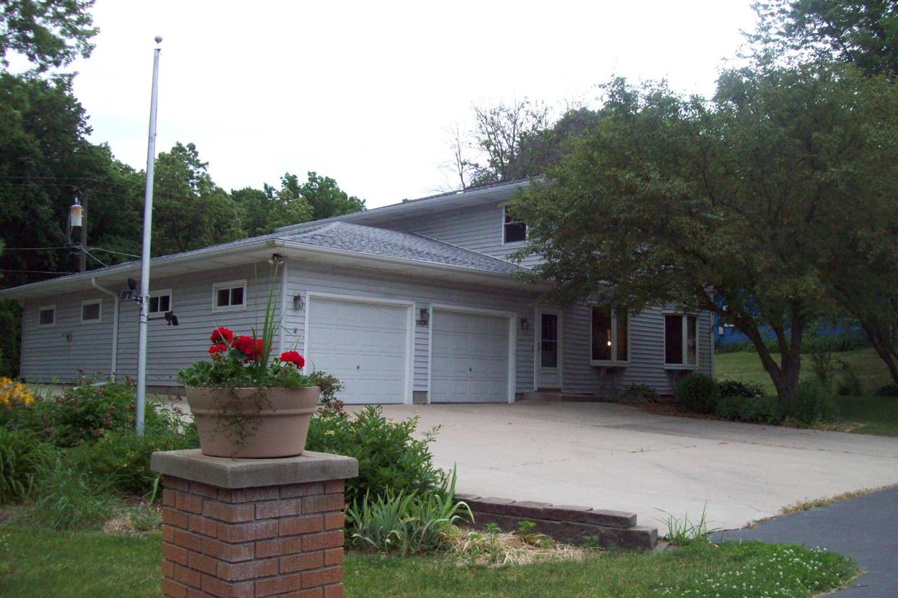 16136 Strawberry Rd., Morrison, IL 61270