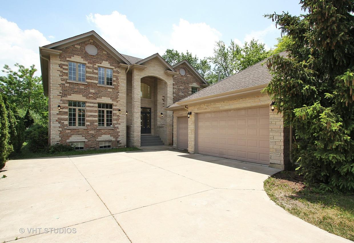 2817 Central Rd., Glenview, IL 60025