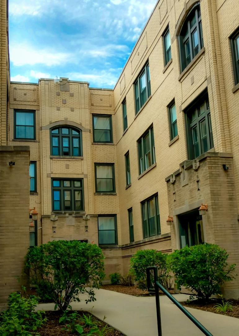 4642 N Albany Ave. #2W, Chicago, IL 60625
