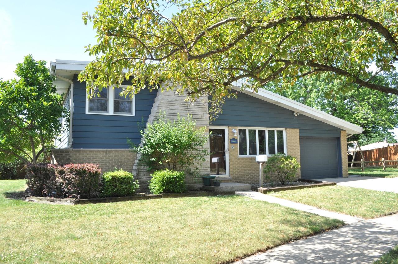 9912 S Kolmar Ave., Oak Lawn, IL 60453