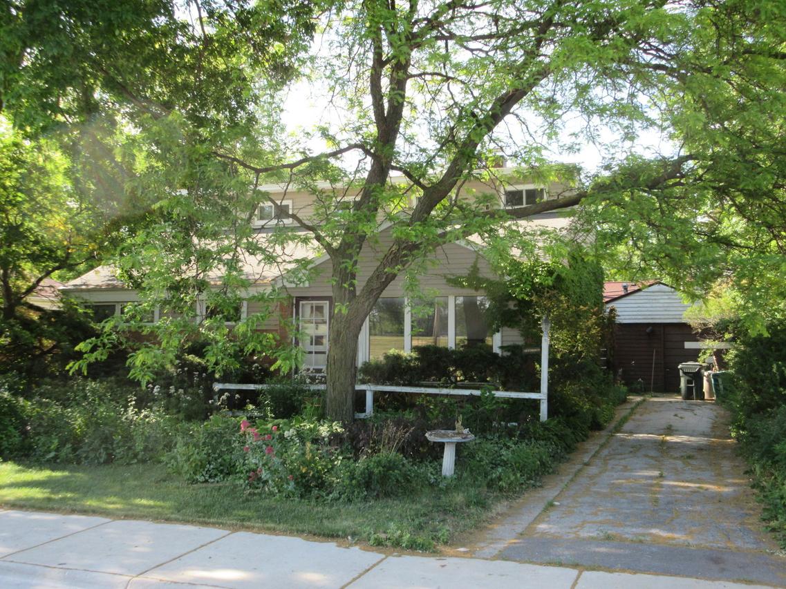 7107 Simpson St., Morton Grove, IL 60053