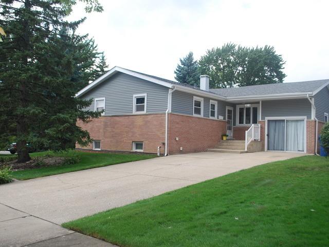 9046 Sycamore Dr., Hickory Hills, IL 60457