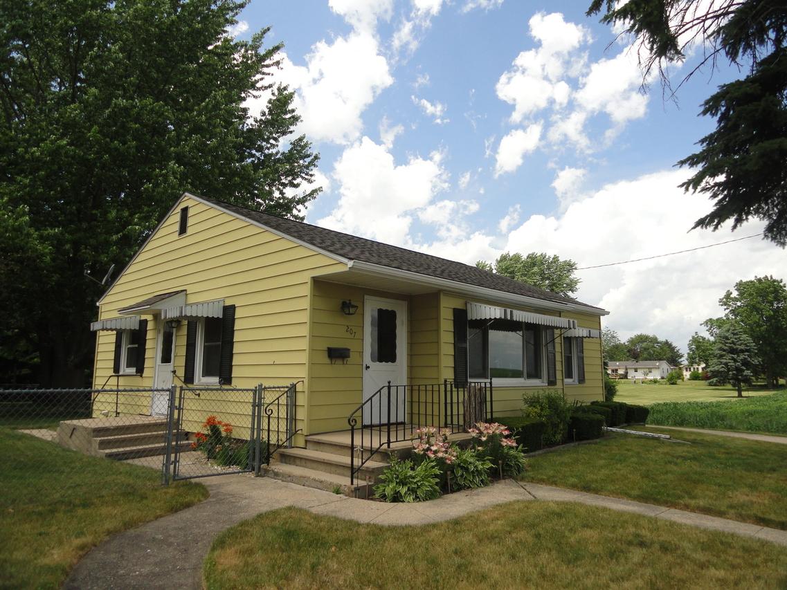 207 N Pontiac St., Shabbona, IL 60550