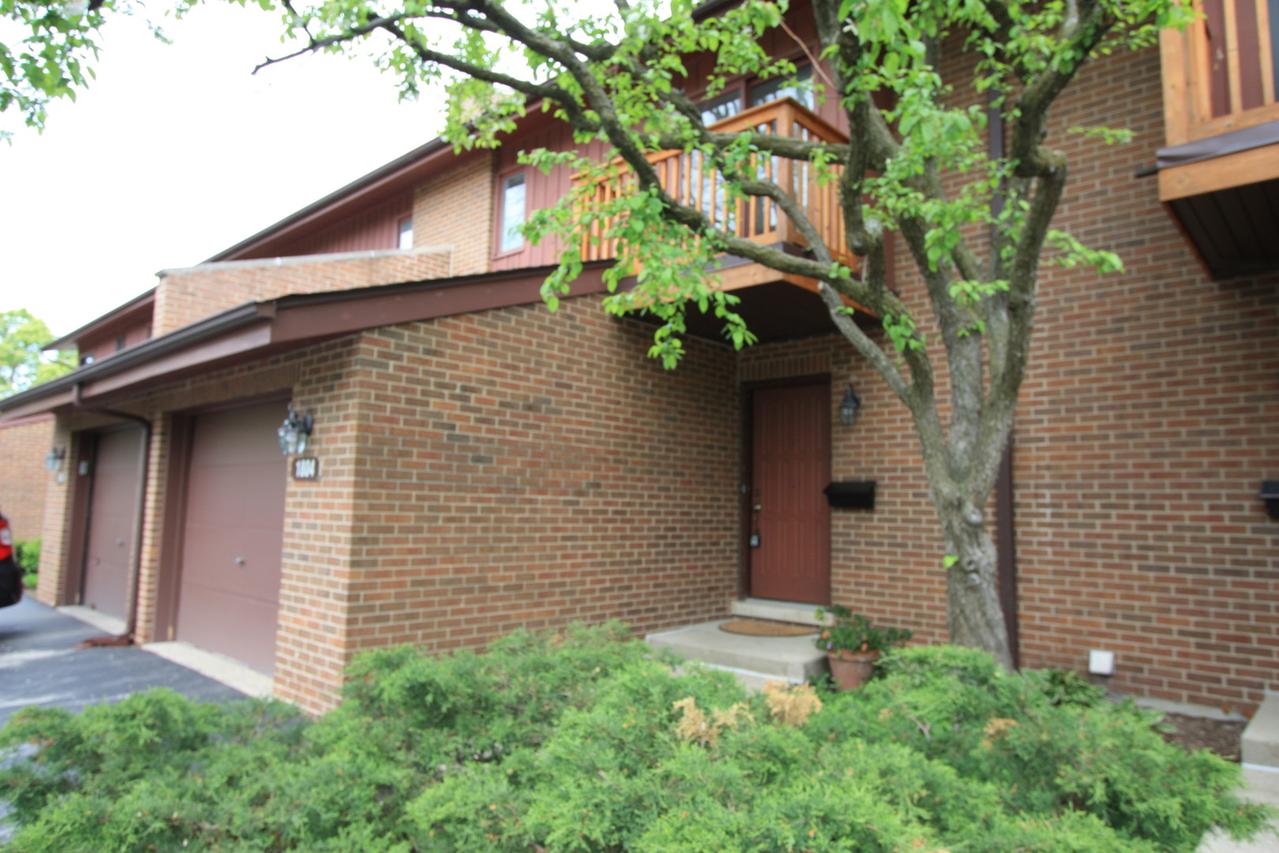 1804 Chestnut Ave., Glenview, IL 60025