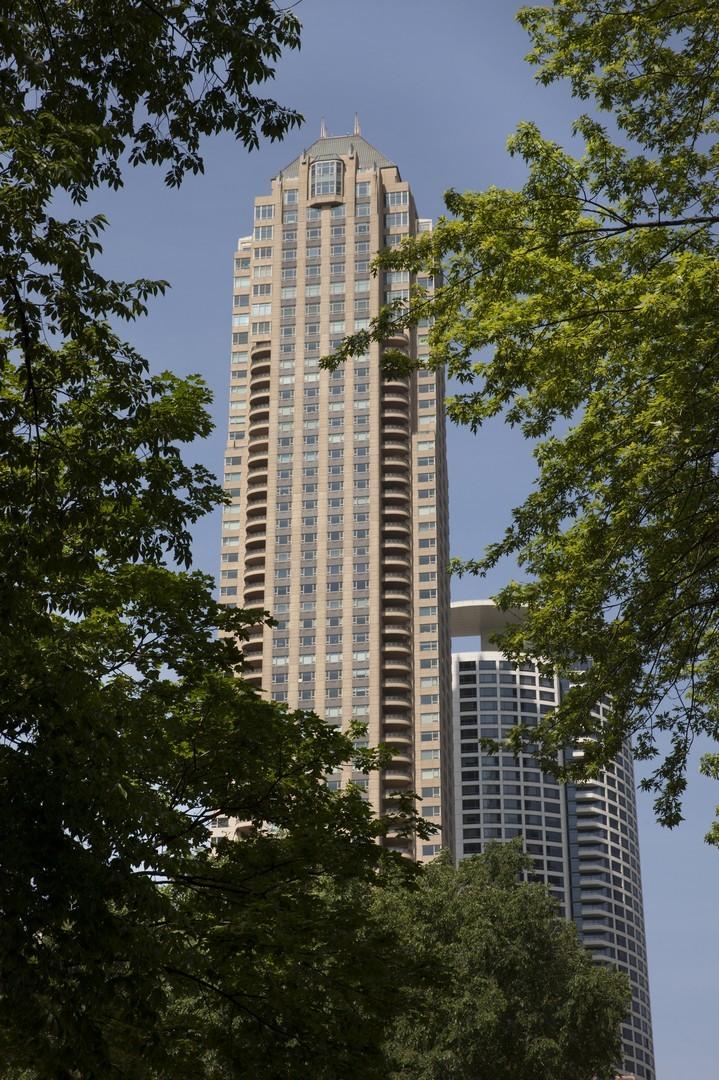 800 N Michigan Ave. #3601, Chicago, IL 60611