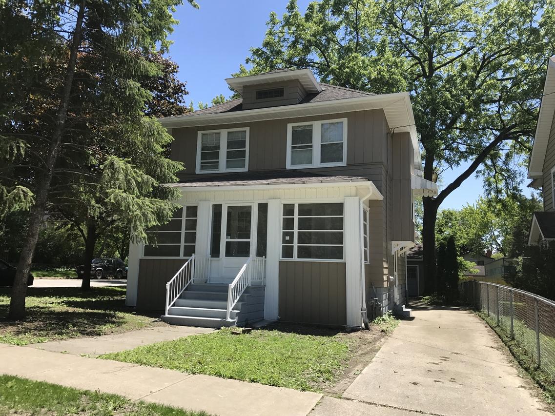 632 Garfield Ave., Aurora, IL 60506