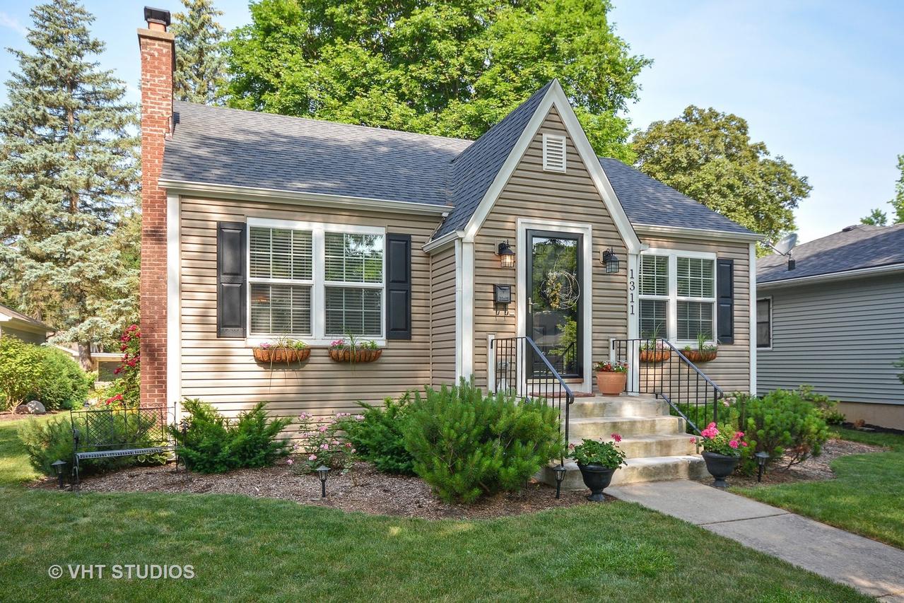 1311 S 4th St., St. Charles, IL 60174