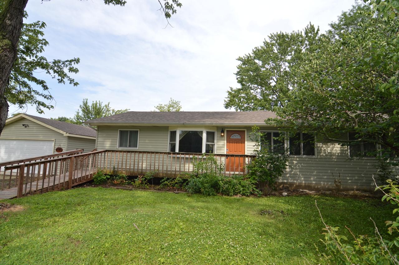 1010 Monroe St., Wauconda, IL 60084
