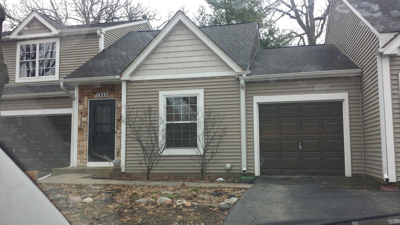 1953 Ozark Pkwy., Algonquin, IL 60102