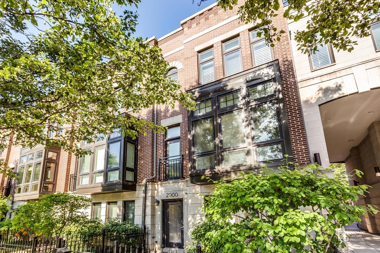 2900 N Paulina St., Chicago, IL 60657