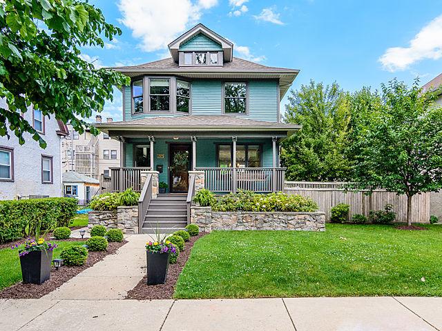 832 S Humphrey Ave., Oak Park, IL 60304