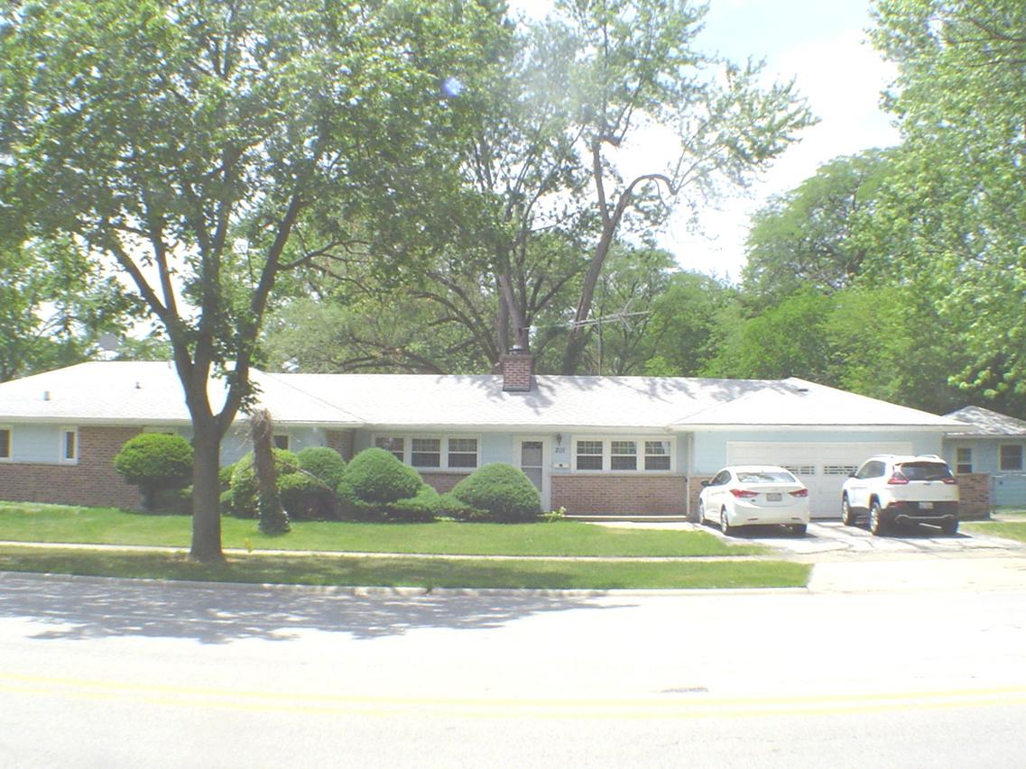 201 Blackhawk Dr., Park Forest, IL 60466