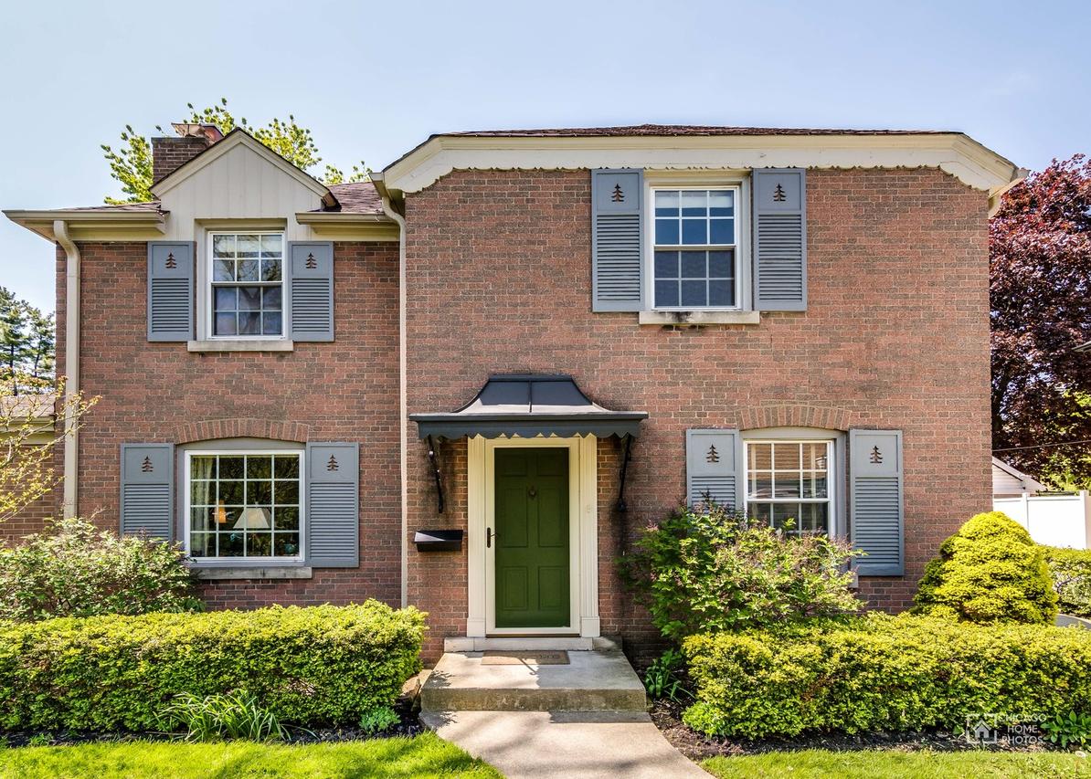 6950 N Kolmar Ave., Lincolnwood, IL 60712