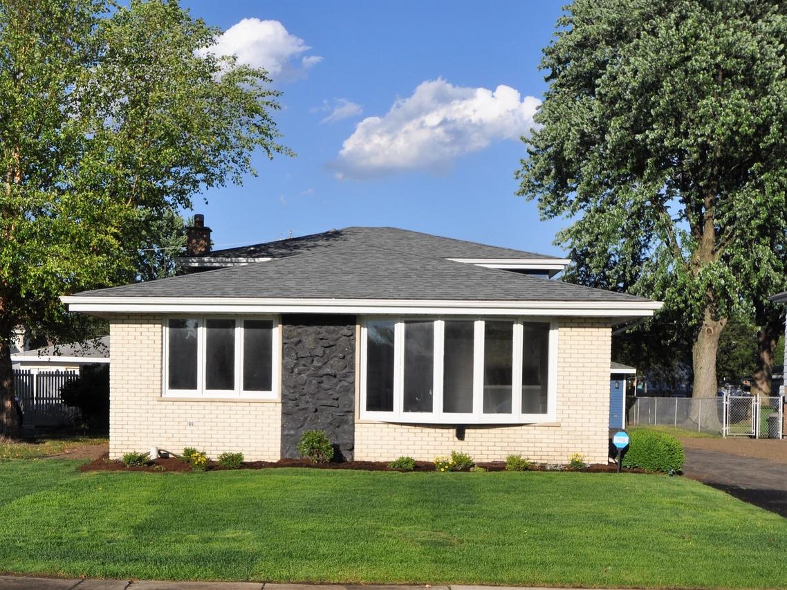 8937 Moody Ave., Oak Lawn, IL 60453