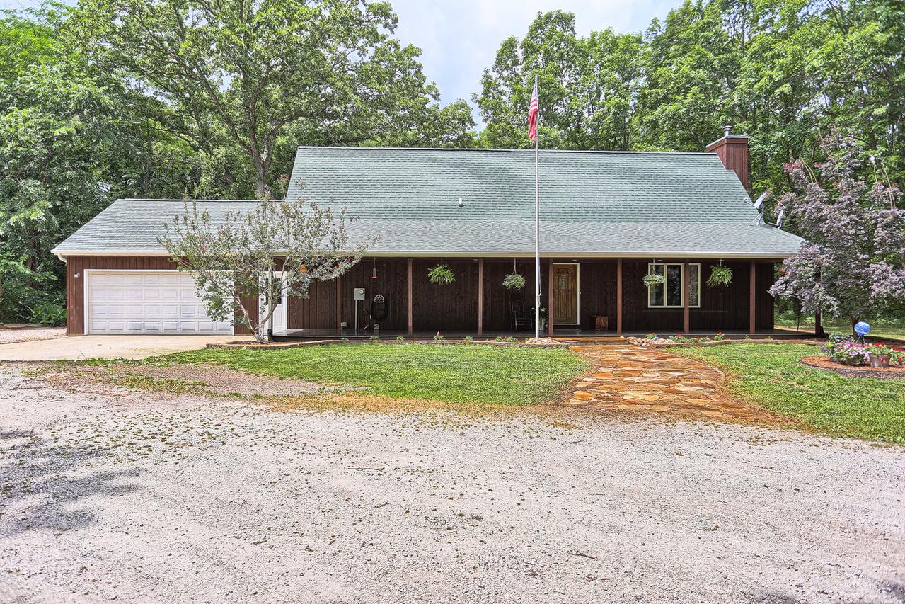 667A 3350 N, Fisher, IL 61843