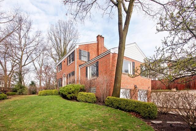 105 Ravine Rd., Hinsdale, IL 60521