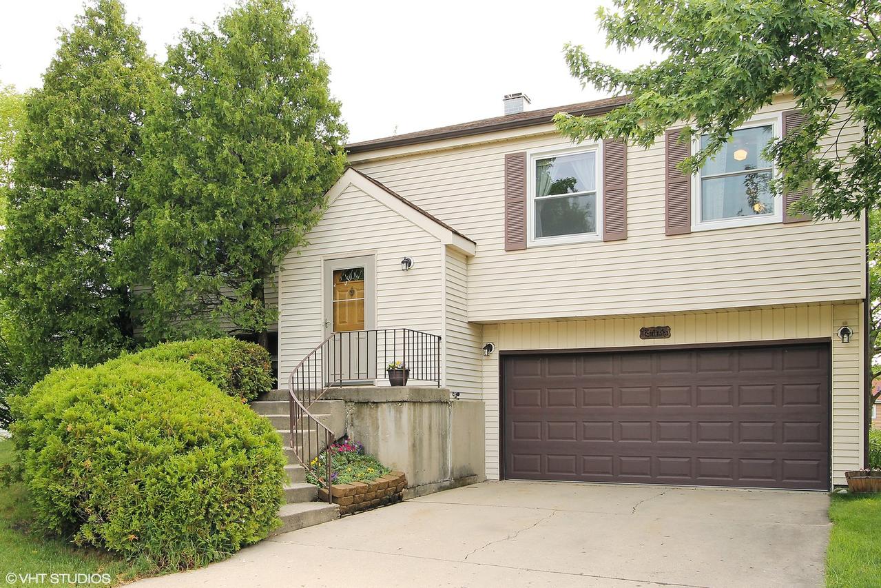 1213 Dogwood Ln., Bartlett, IL 60103
