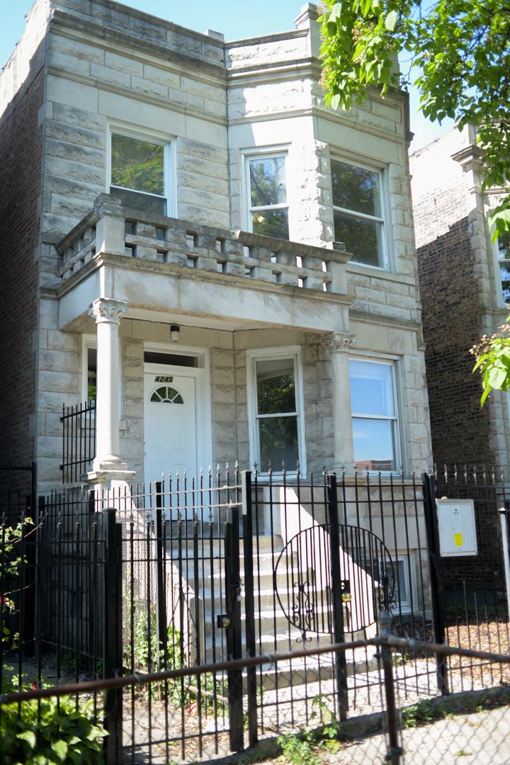 4245 W Monroe St., Chicago, IL 60624