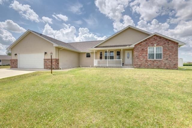 301 Zehr Ln., Fisher, IL 61843