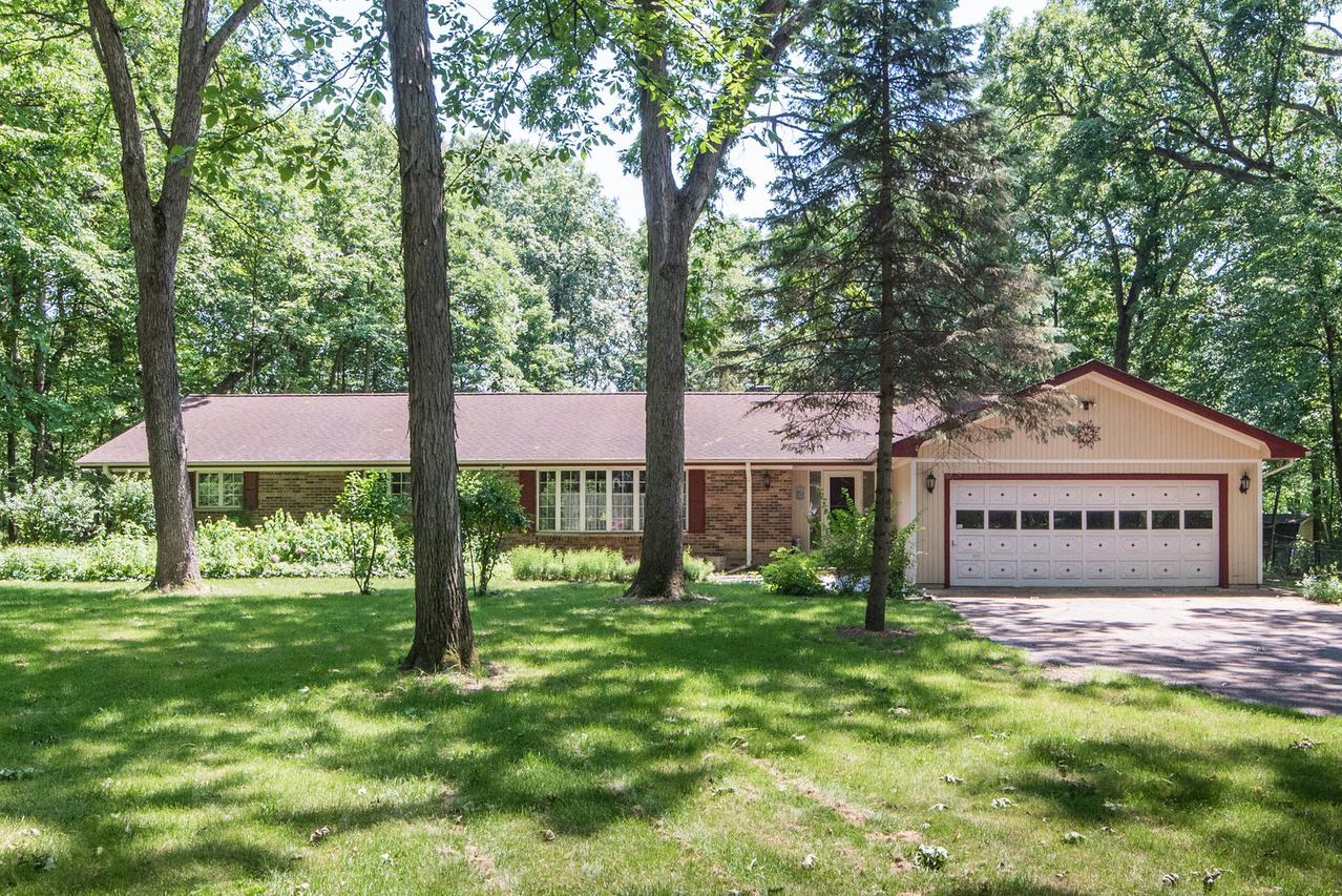 11658 Deerpath Rd., Sycamore, IL 60178