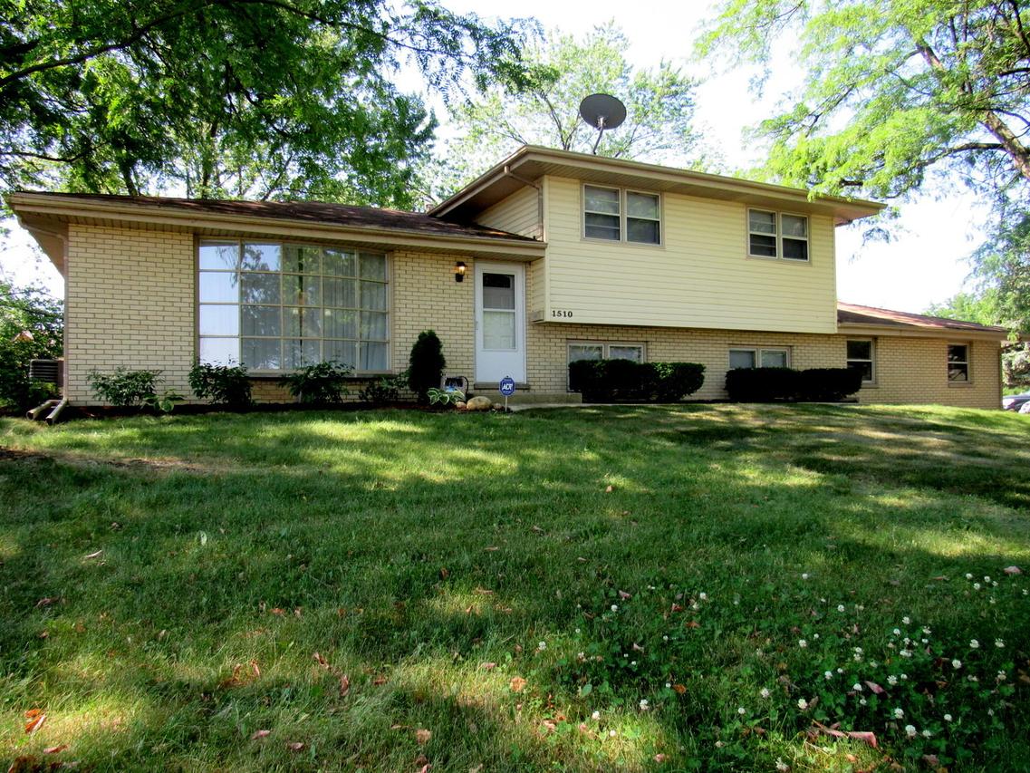 1510 Brentwood Pl., Joliet, IL 60435
