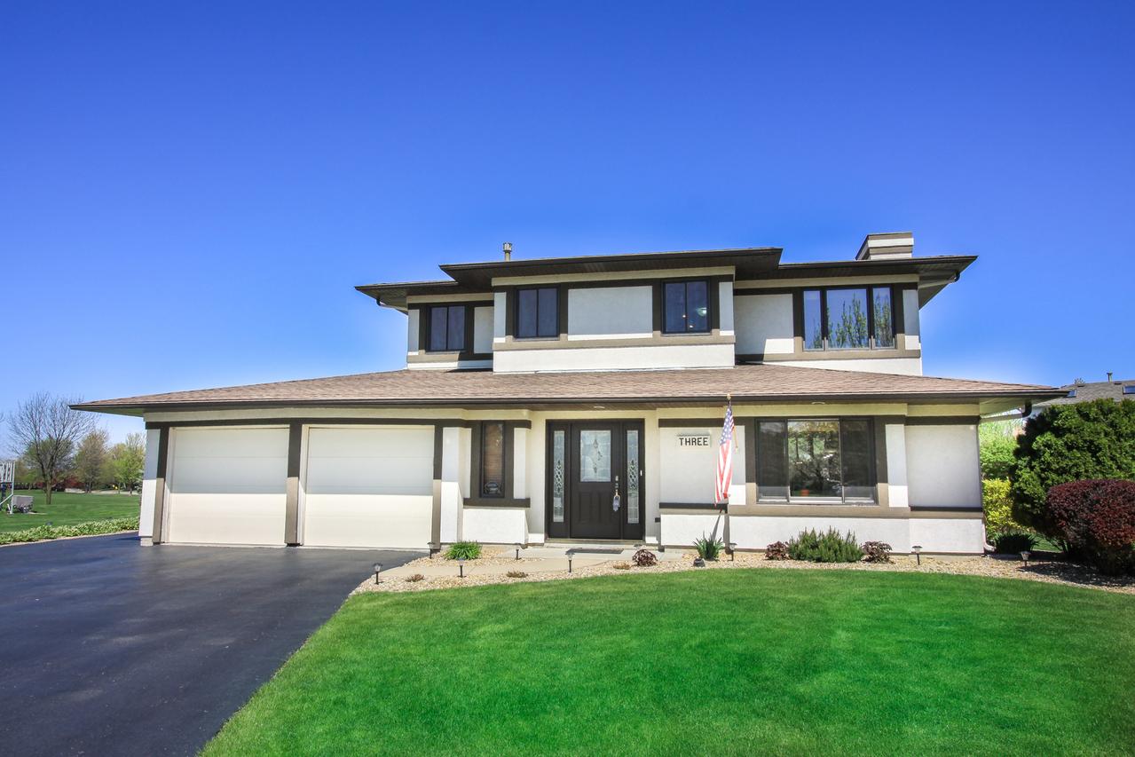 3 Pheasant Chase Ct., Bolingbrook, IL 60490