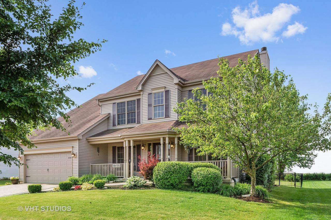 38W351 Callighan Pl., Geneva, IL 60134