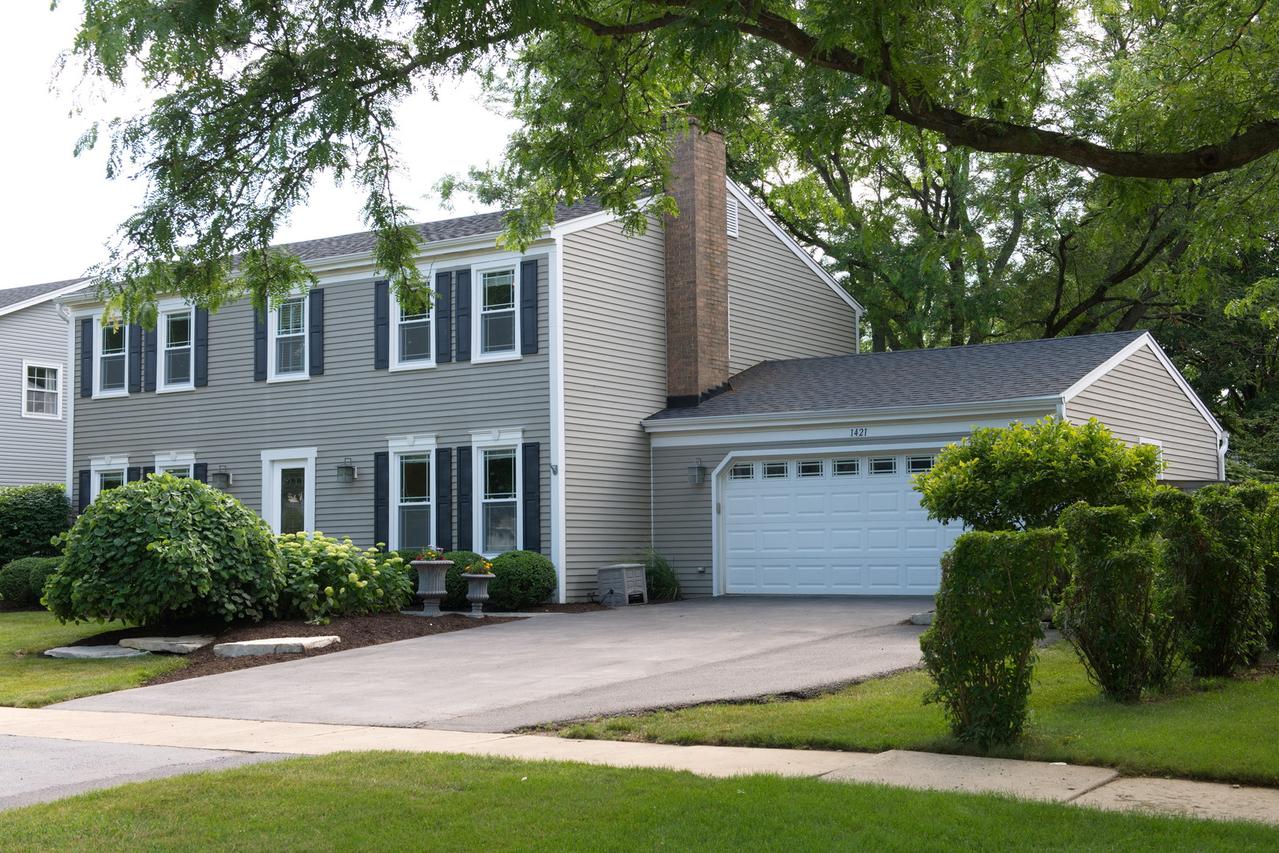 1421 Brush Hill Cir., Naperville, IL 60540