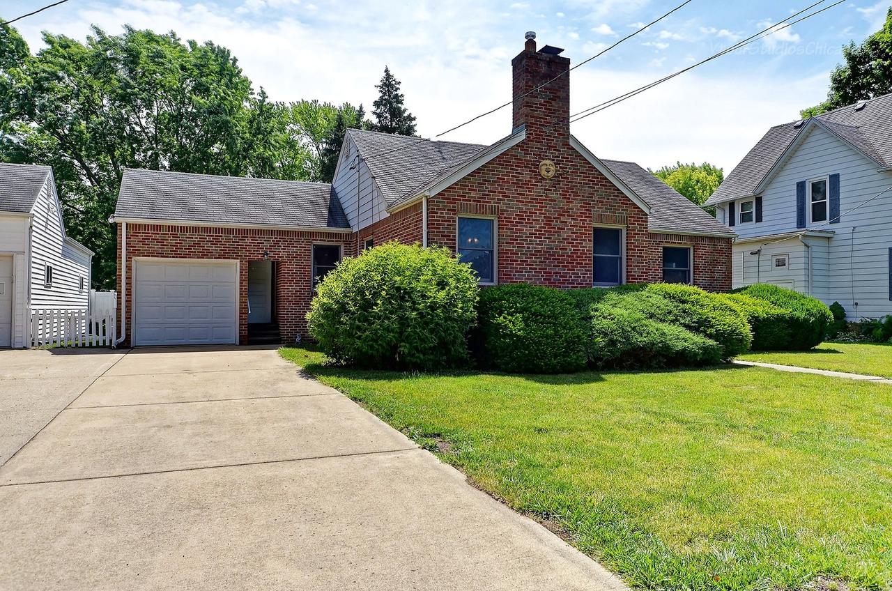 808 N 9th St., Dekalb, IL 60115