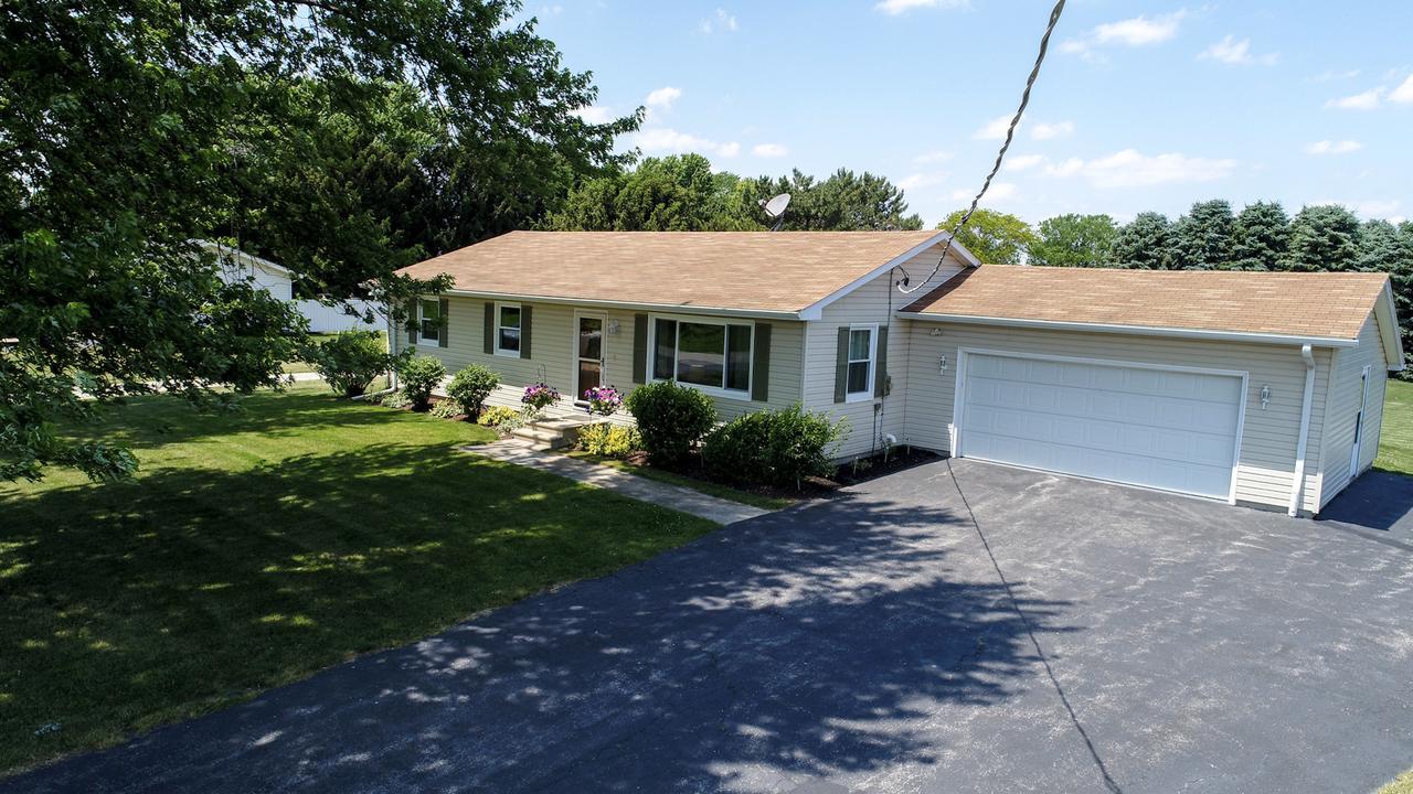15831 Maple Park Rd., Maple Park, IL 60151