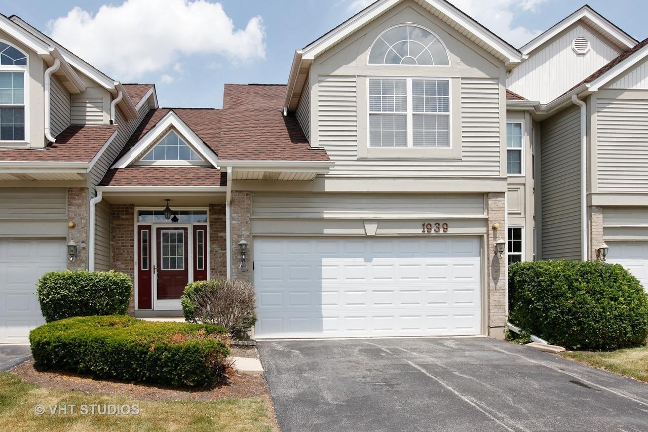 1939 Tamahawk Ln., Naperville, IL 60564