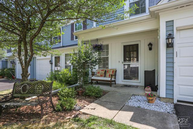270 Half Moon Cir., Aurora, IL 60504