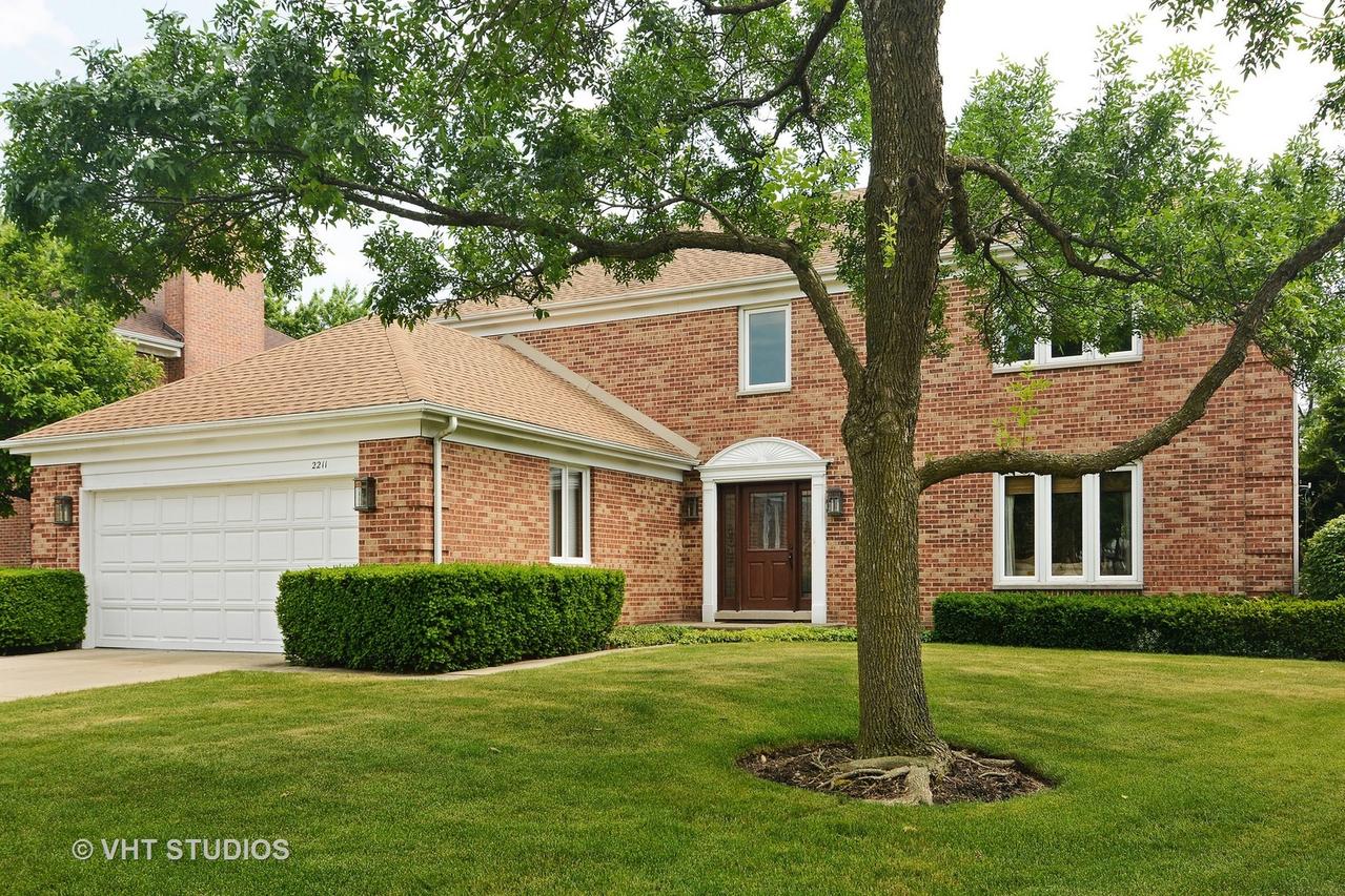 2211 E Amhurst Ct., Arlington Heights, IL 60004
