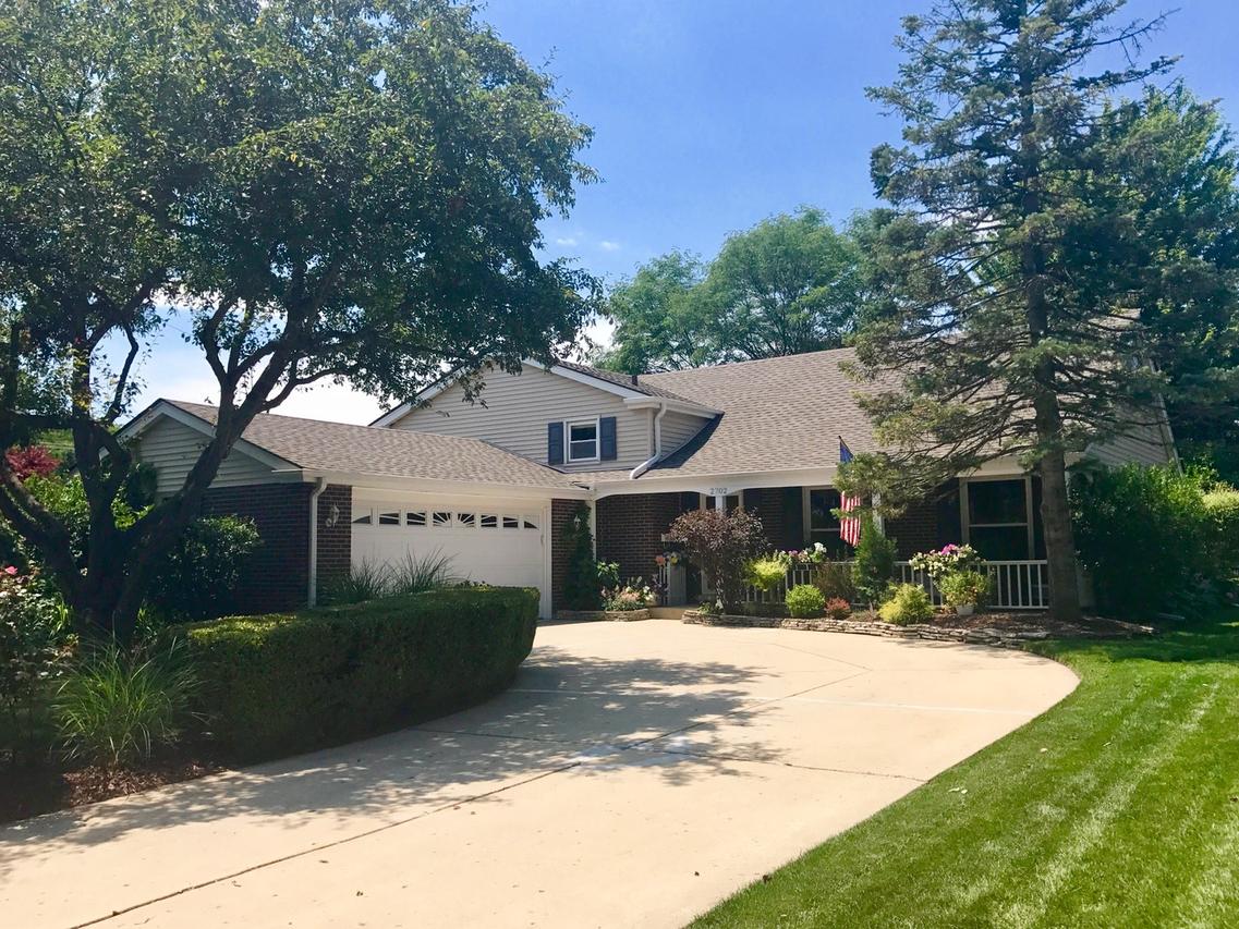 2702 N Dryden Pl., Arlington Heights, IL 60004