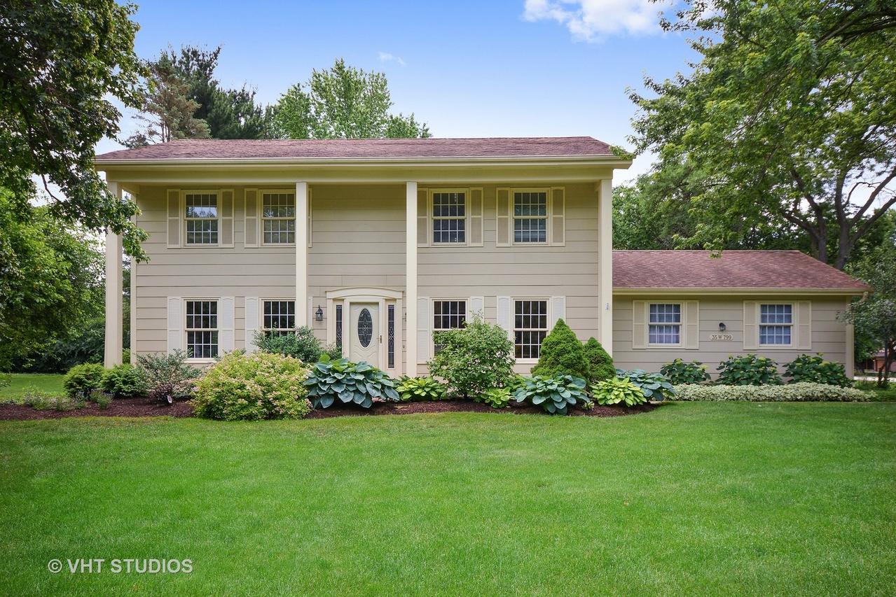 35W799 Bluff Dr., St. Charles, IL 60175