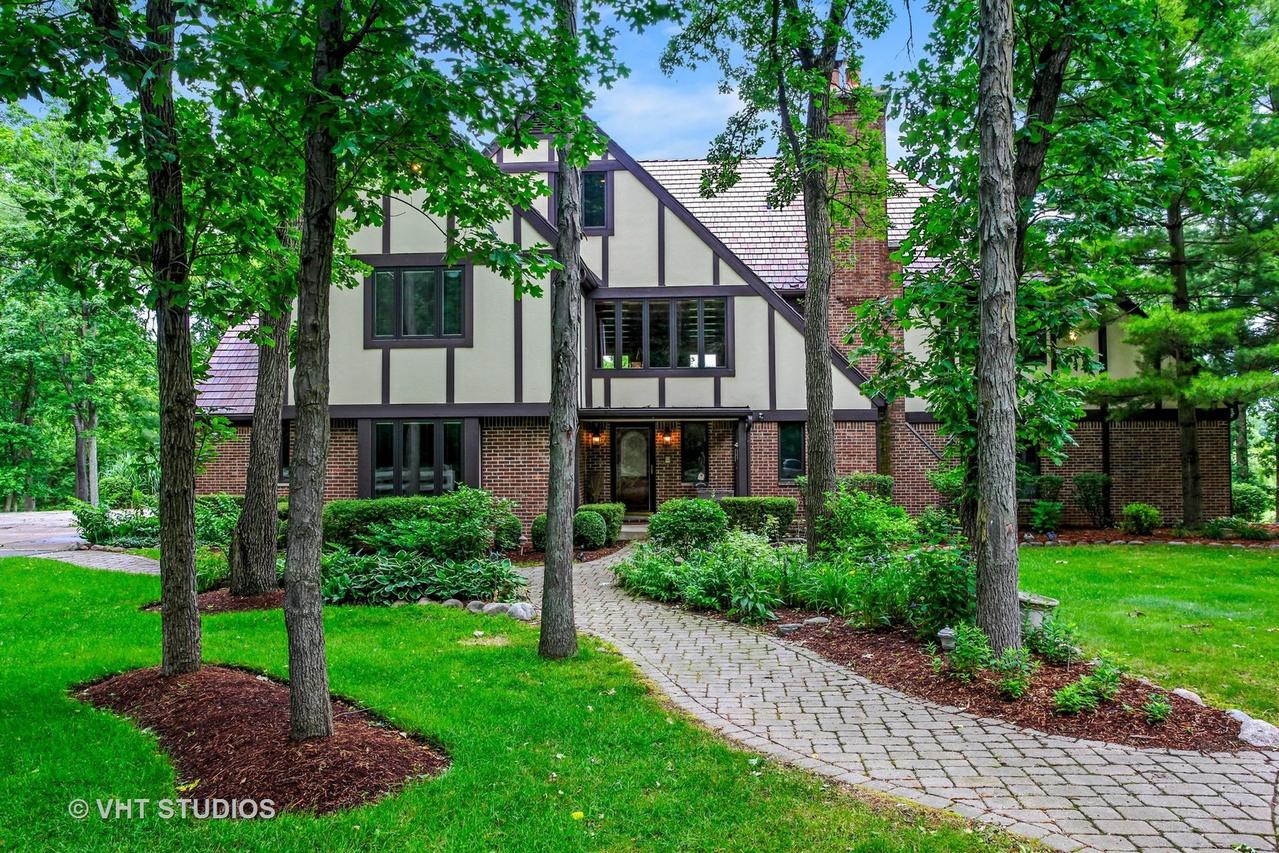 27598 W Cuba Rd., Barrington, IL 60010