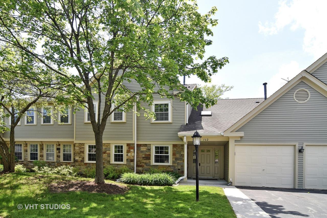 162 Stirling Ln. #Z1, Schaumburg, IL 60194