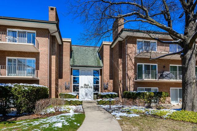4 Oak Brook Club Dr. #G305, Oak Brook, IL 60523