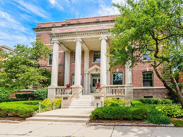 156 N Oak Park Ave. #3C, Oak Park, IL 60301