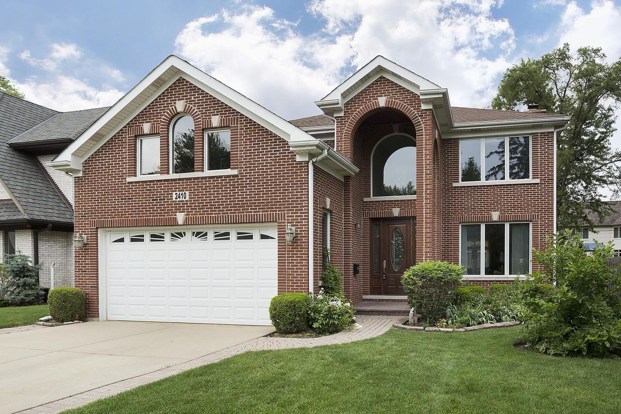 2410 Illinois Rd., Northbrook, IL 60062