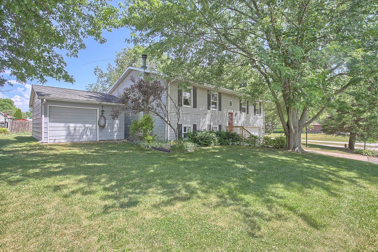 8 Joyce Ln., Champaign, IL 61822