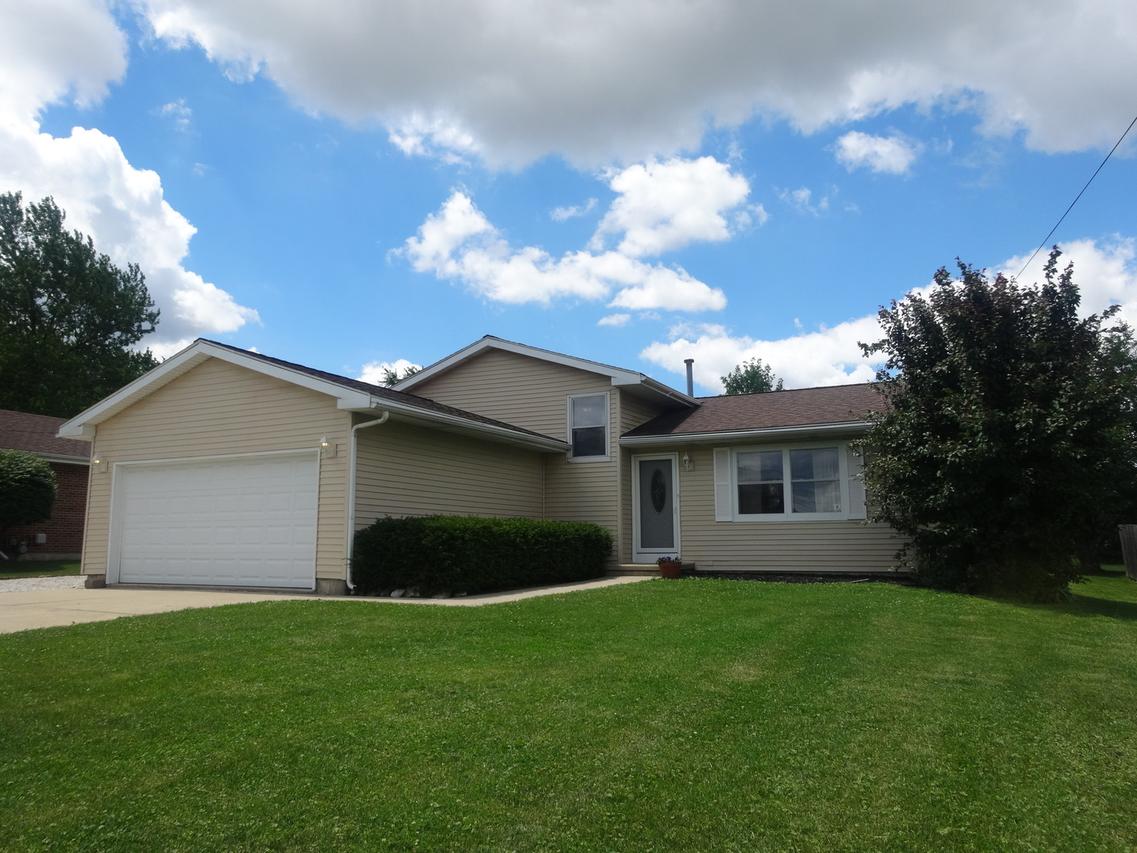 1686 Gary Ave., Aurora, IL 60505