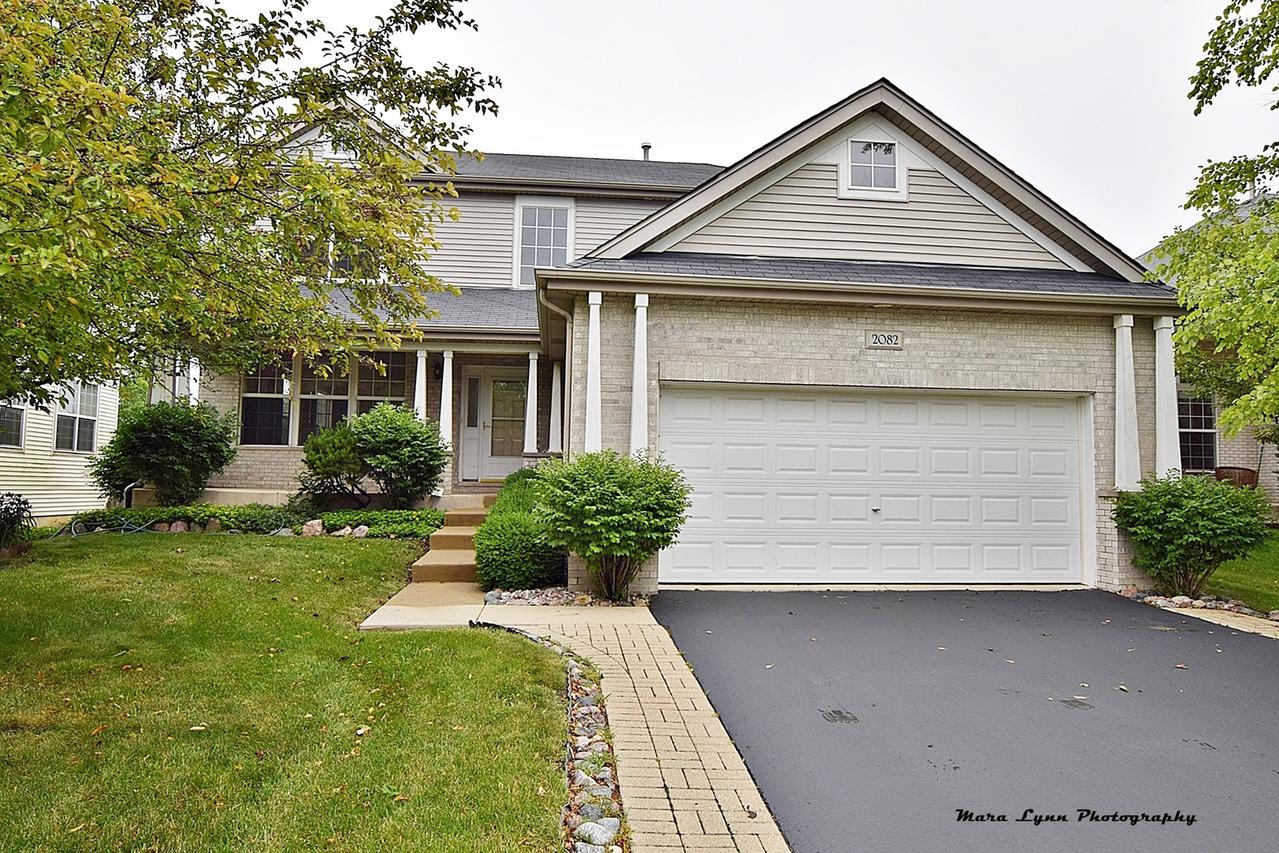 2082 Whitethorn Dr., Aurora, IL 60503