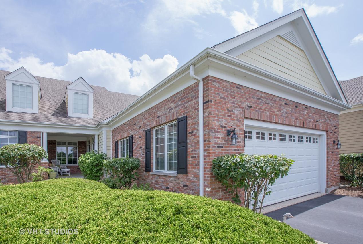 4215 Weatherstone Rd., Crystal Lake, IL 60014