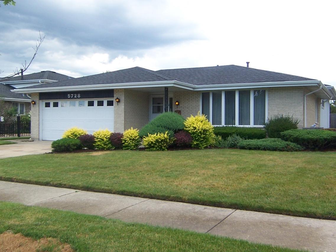 5728 W 102nd St., Oak Lawn, IL 60453