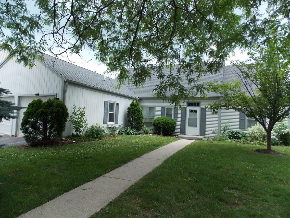 2870 Evergreen Ln., Aurora, IL 60502