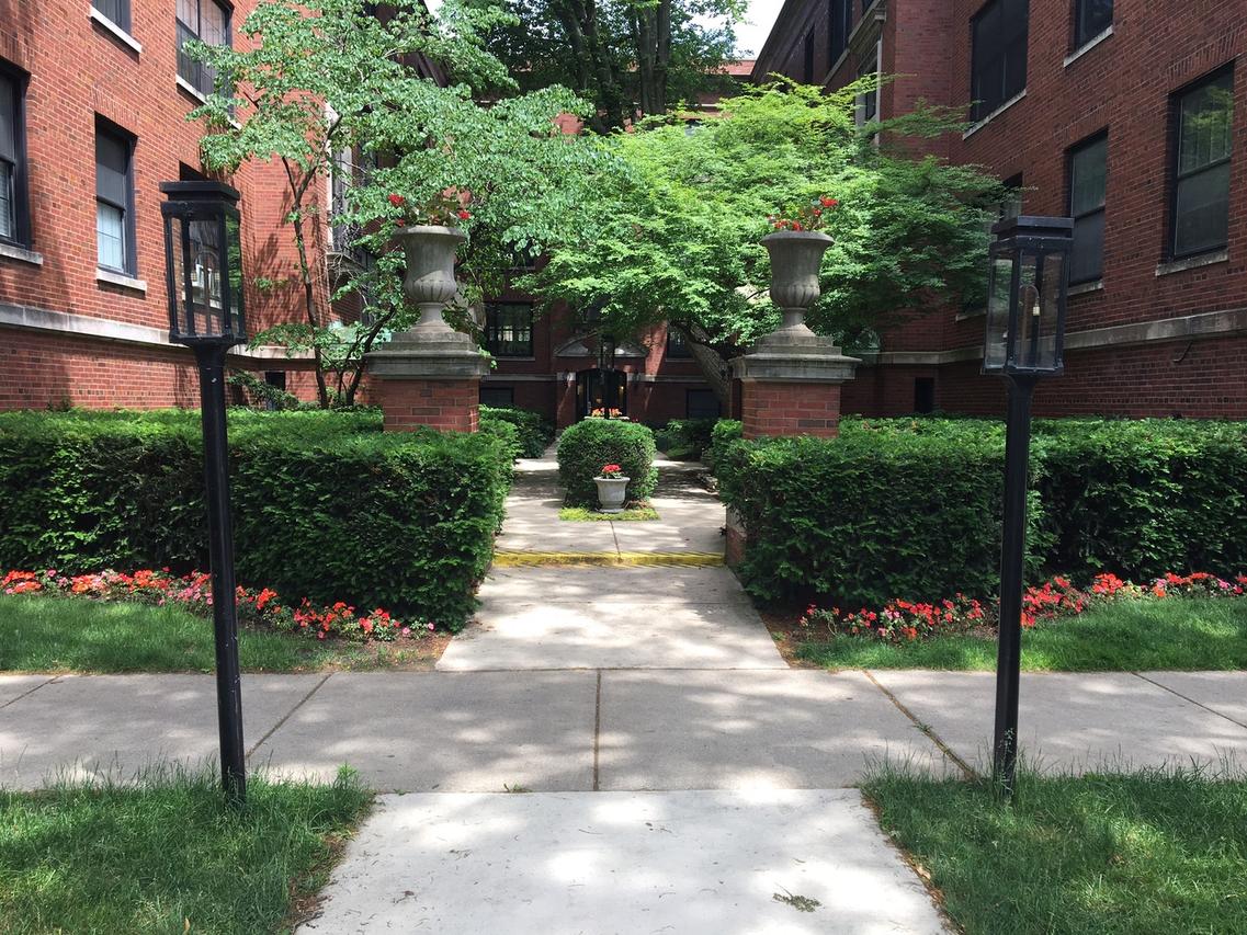 5521 S Blackstone Ave. #1W, Chicago, IL 60637