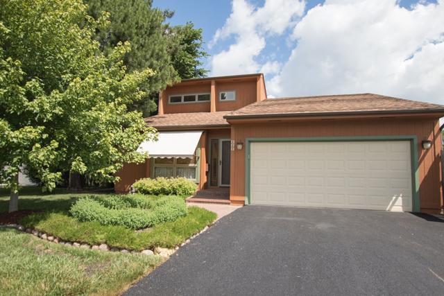 227 April Ln., North Aurora, IL 60542