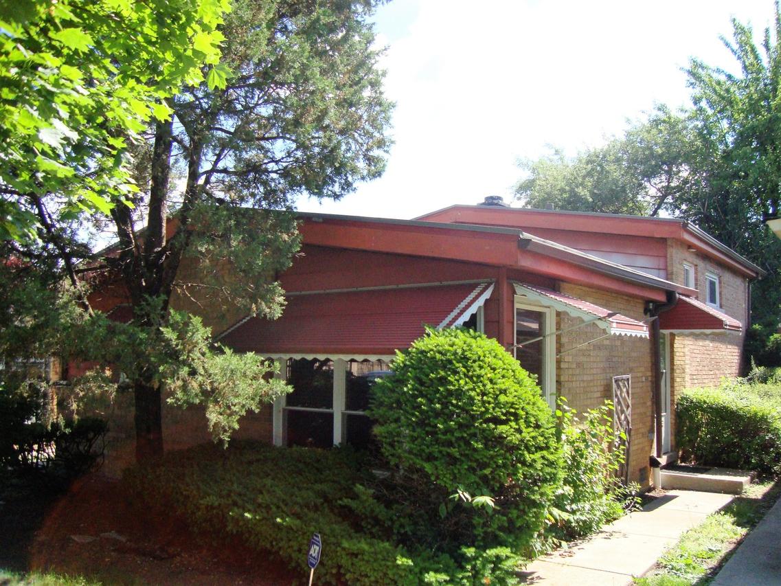 9337 S Wallace St., Chicago, IL 60620